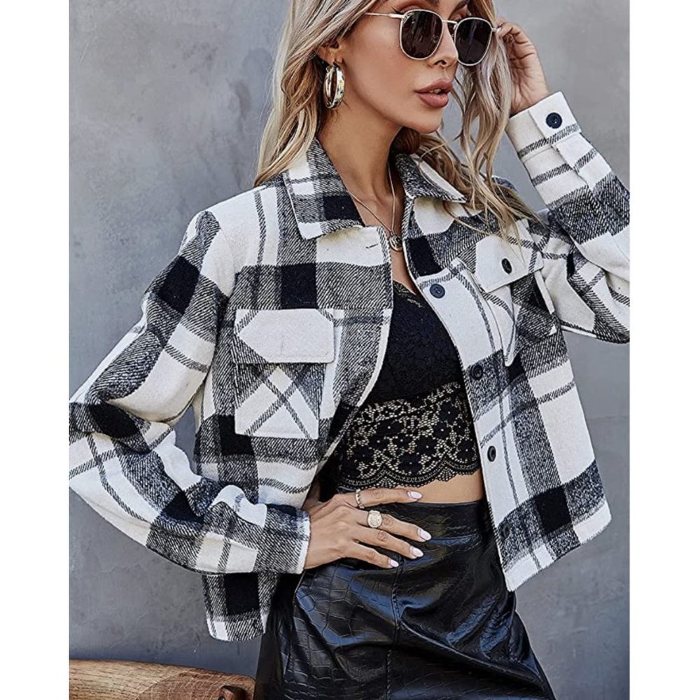Black Plaid Print Button Down Cropped Flannel‎ Cropped Bomber Jacket Shacket